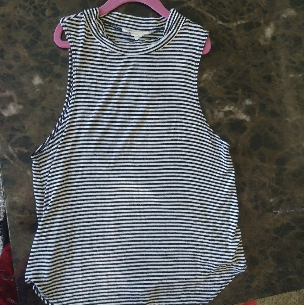 Perfect summer top! ⚓